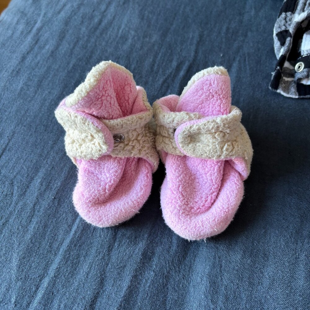 Zutano booties - 6M